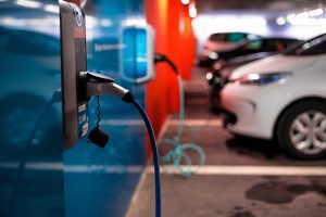 Elektroautos an der Ladesäule